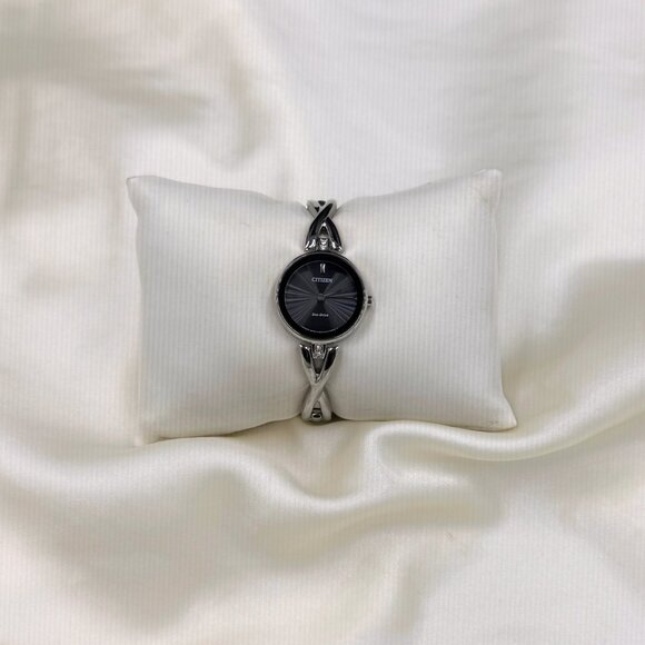 Citizen Eco-Drive Axiom Women’s Watch EX1420-50E Silver Feminine Dainty Like New - Picture 4 of 9